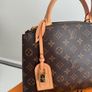 louis vuitton Image 2