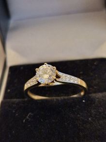 9ct gold ring