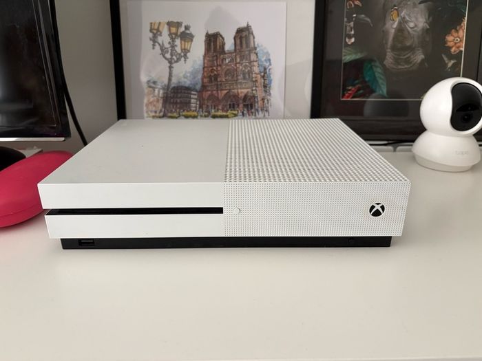 XBox One S console