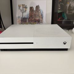 XBox One S console
