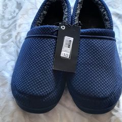 Mens slippers with tag. Memory foam slippers