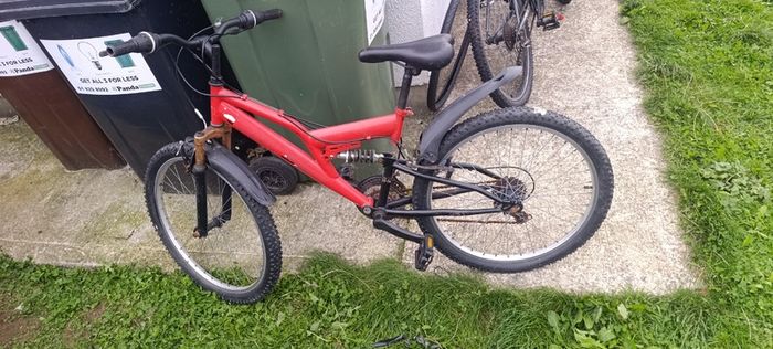 Free mens Mountain bikes x2