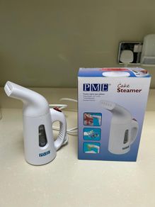 Cake steamer