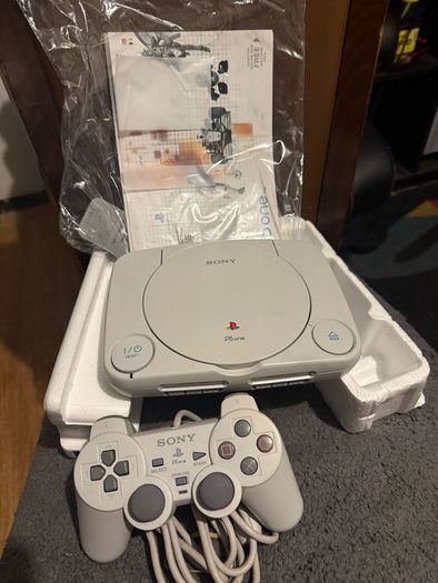 PlayStation 1 slim boxed