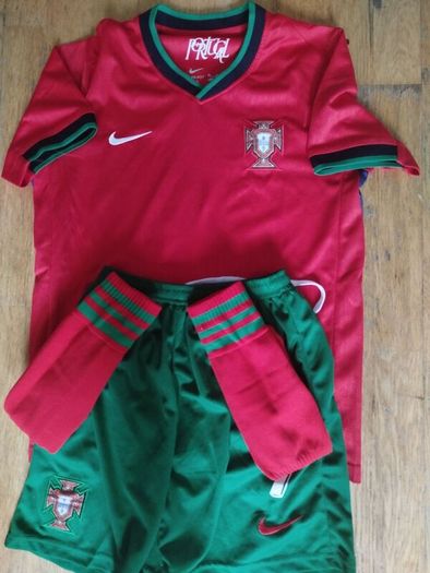 Ronaldo football kit lo REDUCED