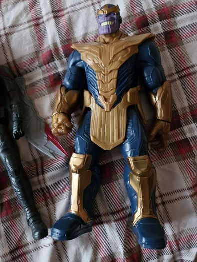 Superhero/villain figures,5 in total