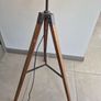 floor lamp Image 3
