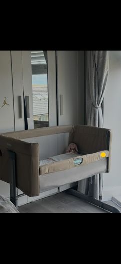 Graco bedside crib