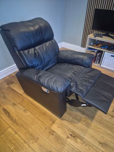 2 Leather Recliners (FREE)