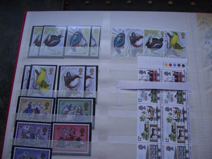 Collection of Mint Elizabeth II stamps, blocks and strips (1946-1990s)