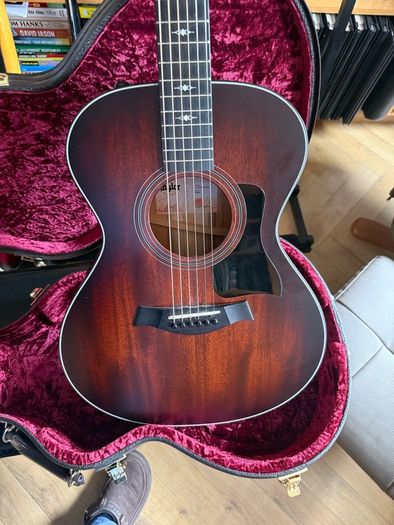 Taylor 322e All Mahogany