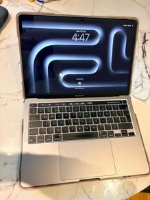 MacBook Pro 13inch M1 2020 512GB SSD  Bought in 2021 Pristine Condition