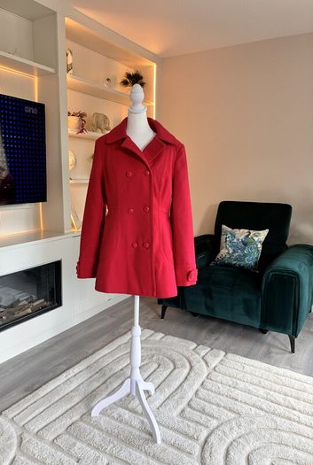 Reduced Ladies Fully Lined Red Coat from Dunnes Stores. Size UK 14 / EU 42