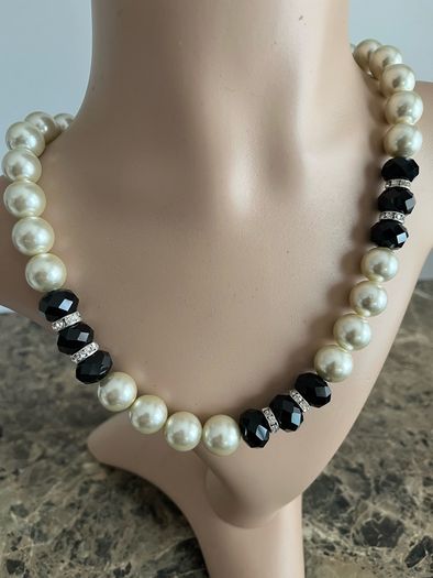 pearl necklace