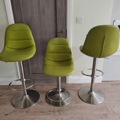 Bar stools x3
