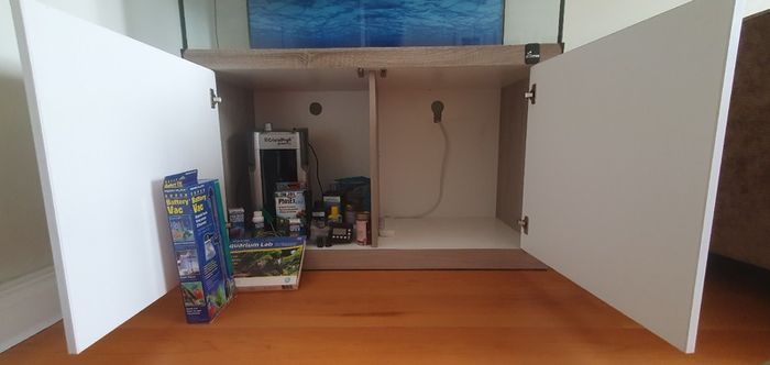 Diversa 300L Fish Tank with Cabinets + Accessories