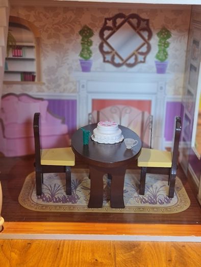 Dolls play house