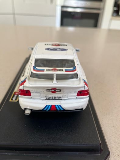 Ford Escort RS Cosworth 1/24 Burago
