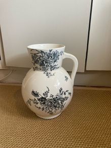 Large old Jug / vase blue white