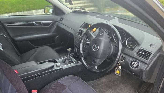 Mercedes-Benz C-Class 2010