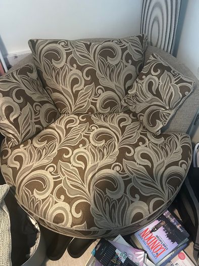 Swivel armchair