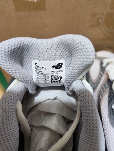 New Balance 2000