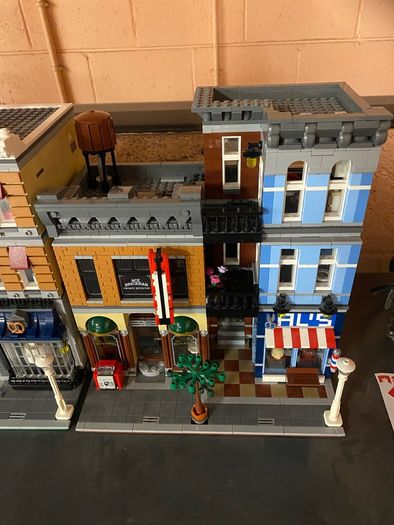 Lego sets 10255 and 10246