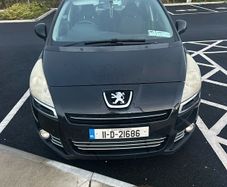 2011 Peugeot 5008