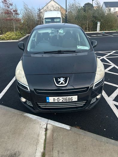 2011 Peugeot 5008