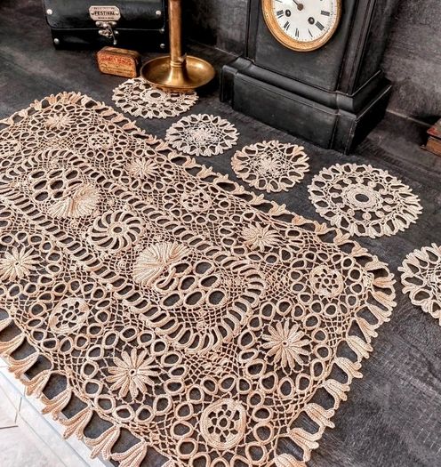 Crocheted bundle of 6