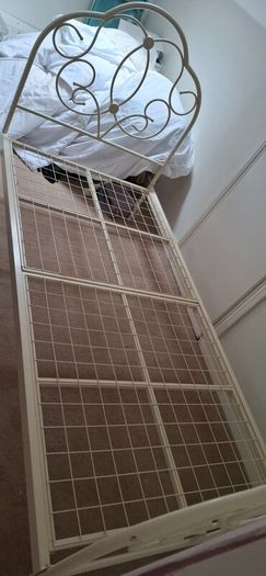 Single bed metal frame
