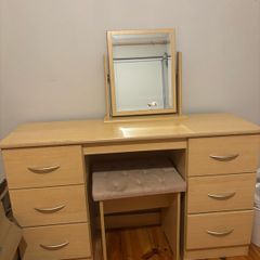 vanity dresser
