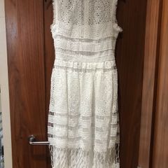 Boohoo dress white size 8 .brand new