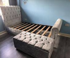 Light grey crushed velvet Chesterfield single bed +Ottoman set