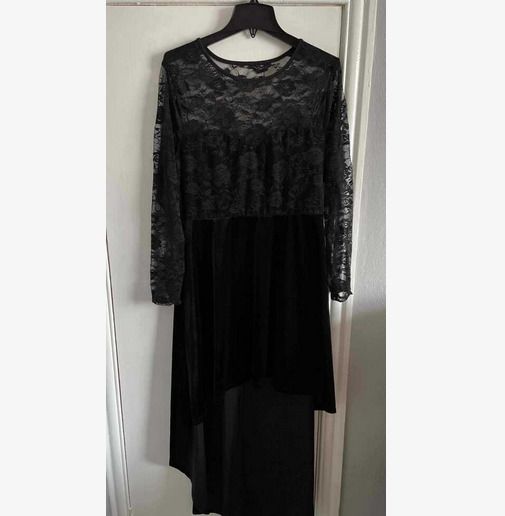 BNWT Amazing Black Dress size 18