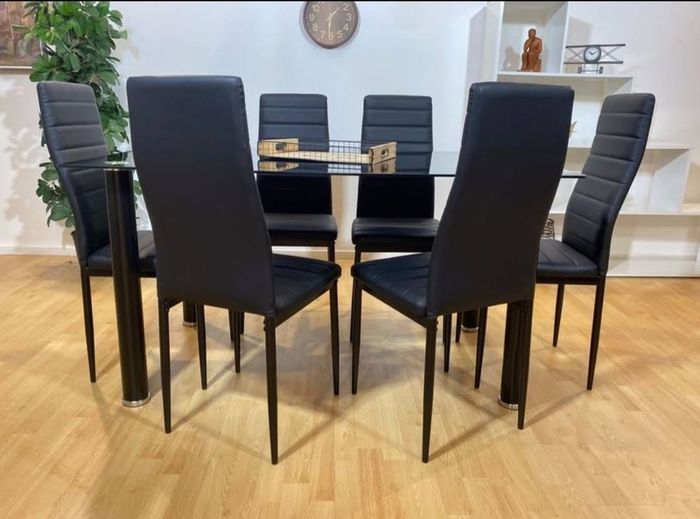 Table and 6 chairs black
