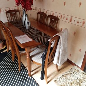Dining Room table and 6 chairs