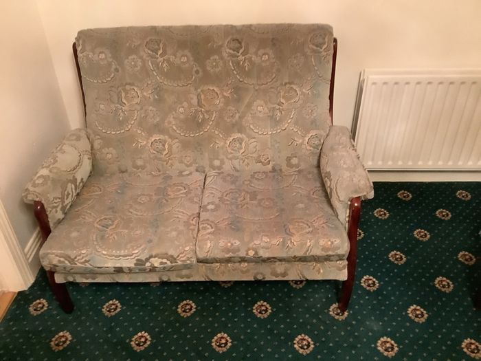 Couch 2 seater with arm chairs