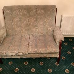 Couch 2 seater with arm chairs