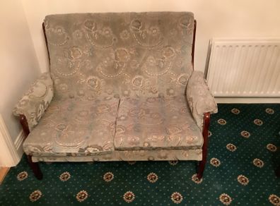 Couch 2 seater with arm chairs