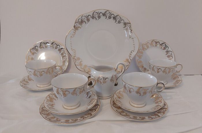 Fabulous Vintage Royal Tara Fine Bone China 14 Piece Breakfast Teaset for Four in a Beautiful Gilt Feathery Repeat Pattern, no. 947