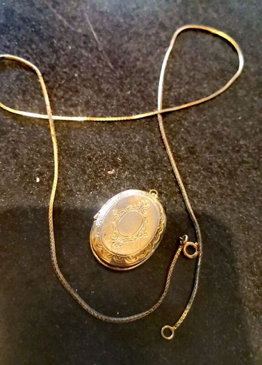 locket pendant and chain