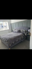 kingsize bed