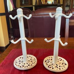 Kitchen Craft Traditional style cast iron  cream mug tree stand . Height is 35.5 cm. 2 available .Pricing them individually and can sell individually