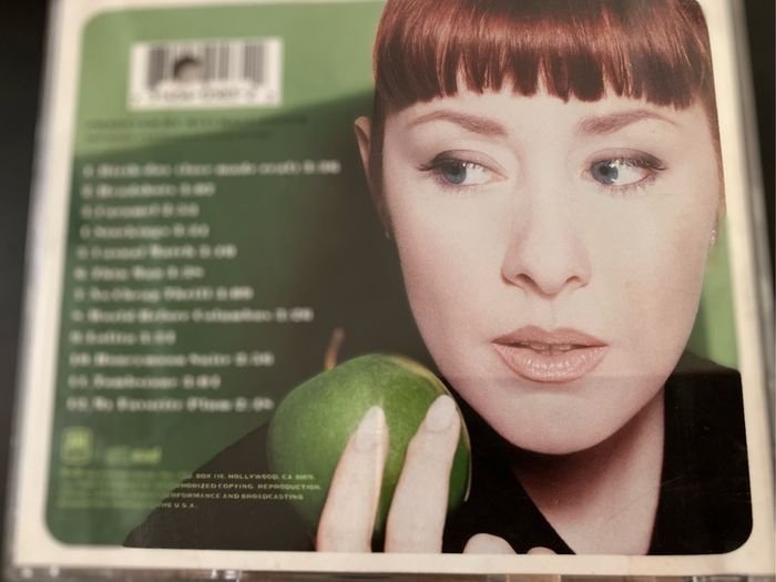 Suzanne Vega - nine objects of desire    CD