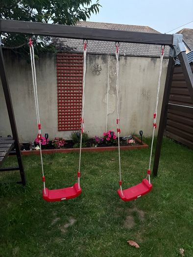 Double swing set with slide.