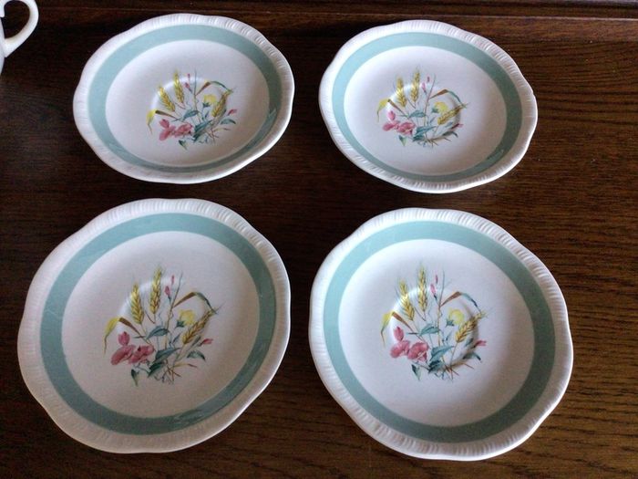 Alfred Meakin 1950s Harvest Bouquet 4 Cups and Saucers