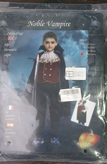 Black Vampire Dracula Cape with Stand-Up Collar - Halloween Costume  for Kids