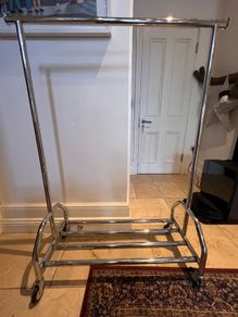 Clothes rail