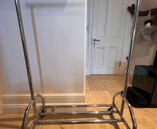 Clothes rail